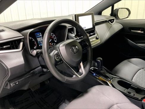 Used 2025 Toyota Corolla SE FWD image 14