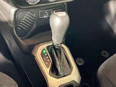 Used 2016 Jeep Renegade Sport w/ Power & Air Group image 17