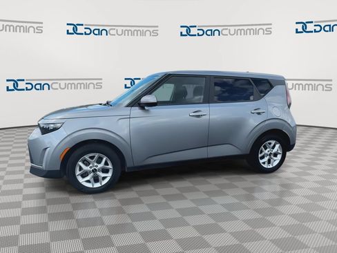 Used 2024 Kia Soul LX w/ Option Group 015 FWD image 5