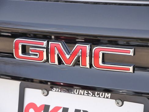 New 2026 GMC Acadia AT4 w/ Luxury Package AWD/4WD image 13