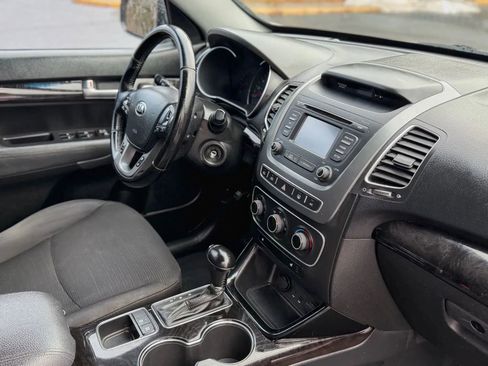 Used 2014 Kia Sorento LX AWD/4WD image 27