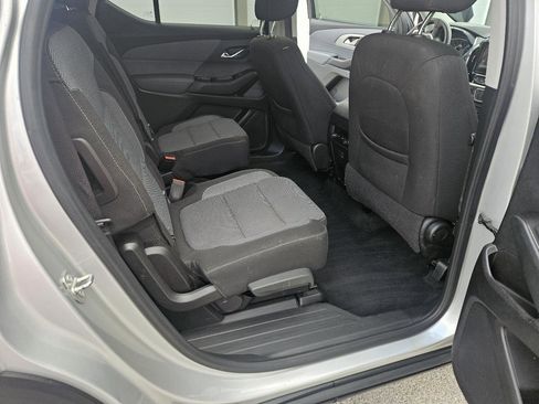 Used 2019 Chevrolet Traverse LT FWD image 15