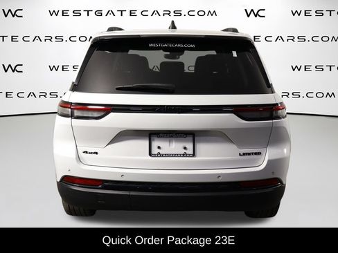 Used 2023 Jeep Grand Cherokee Limited w/ Black Appearance Package AWD/4WD image 4