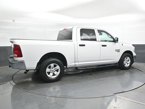 Used 2022 RAM 1500 Classic SLT AWD/4WD image 2