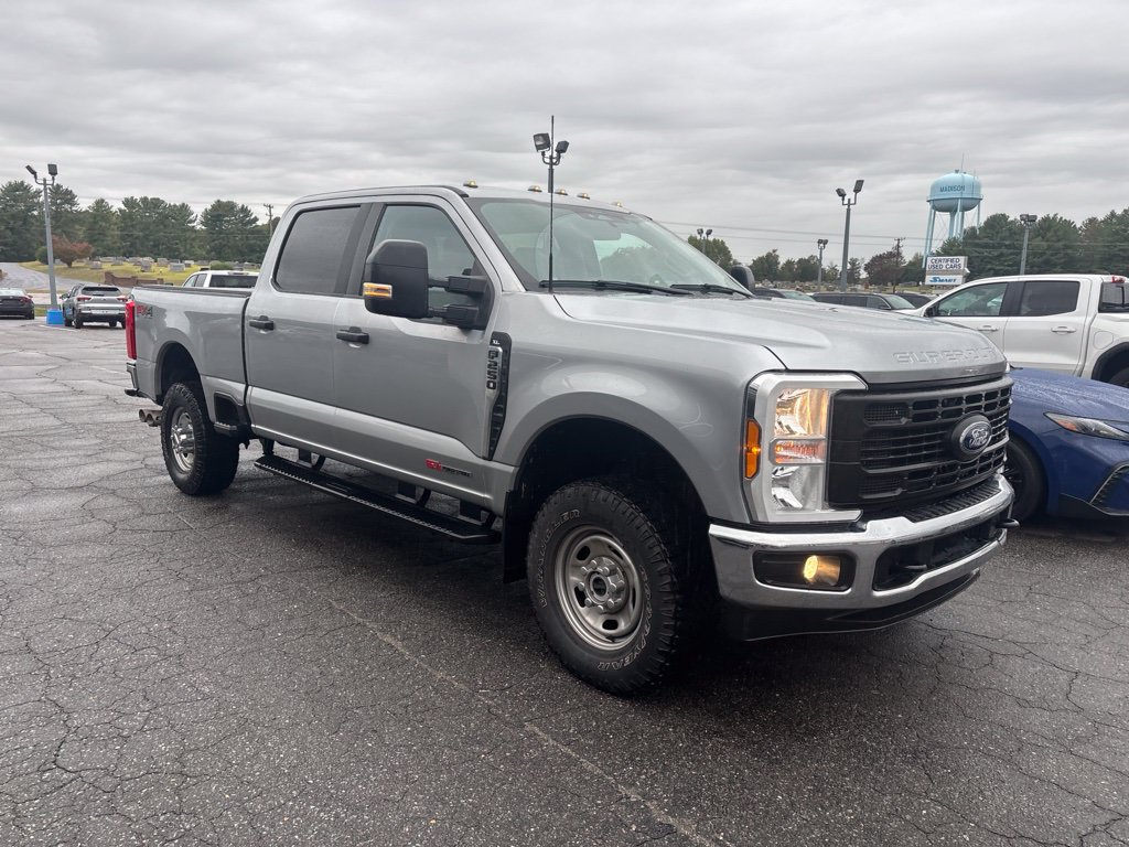 Used 2024 Ford F250 XL AWD/4WD image 1
