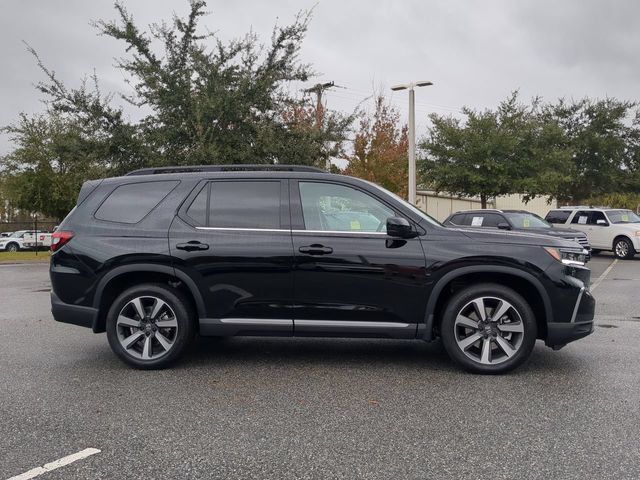 Used 2024 Honda Pilot Touring image 3