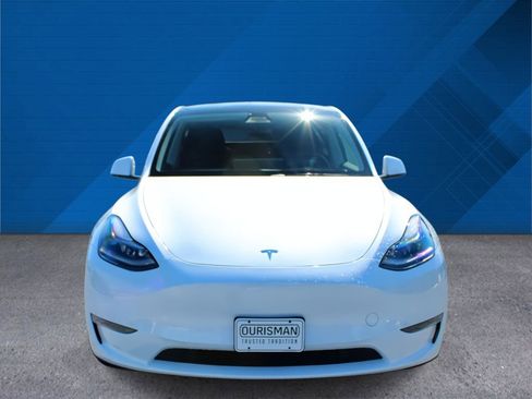Used 2024 Tesla Model Y Long Range AWD/4WD image 4