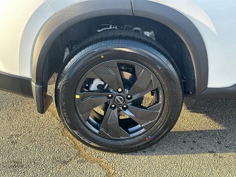 New 2026 Nissan Rogue SV FWD image 17