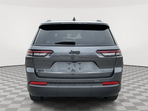 Used 2025 Jeep Grand Cherokee L Altitude AWD/4WD image 4