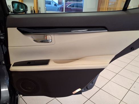 Used 2017 Lexus ES 350 350 Sedan image 13