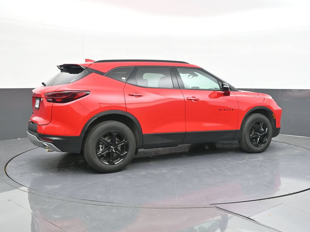Used 2024 Chevrolet Blazer LT w/ Midnight/Sport Edition FWD image 11