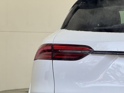 Used 2024 Maserati Grecale Trofeo image 49