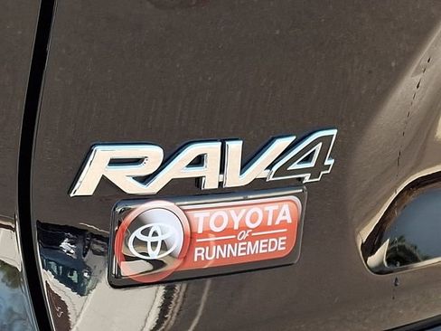 Certified 2023 Toyota RAV4 XLE FWD image 29