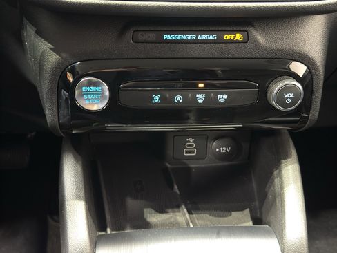 Used 2025 Ford Escape Platinum image 30