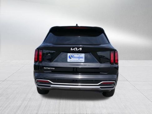 Certified 2023 Kia Sorento EX w/ Panoramic Sunroof Package image 4