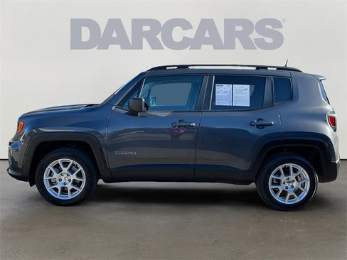 Used 2022 Jeep Renegade Latitude image 4