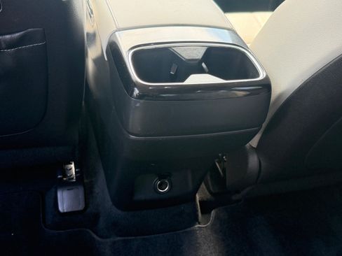 Certified 2025 Kia Telluride SX w/ SX Captain's Chair Package FWD image 15