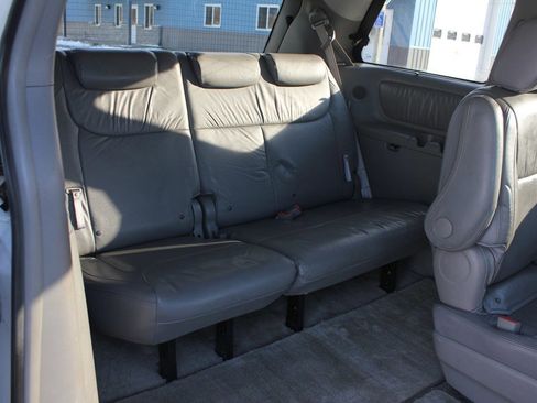 Used 2006 Toyota Sienna XLE image 37