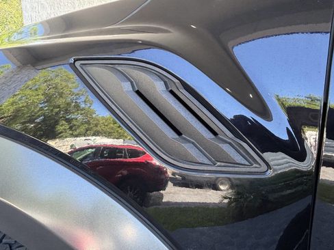 Used 2017 Ford F150 Raptor w/ Equipment Group 802A Luxury AWD/4WD image 4