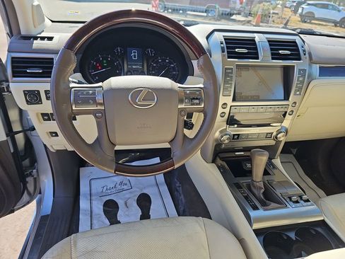 Used 2017 Lexus GX 460 AWD/4WD image 21