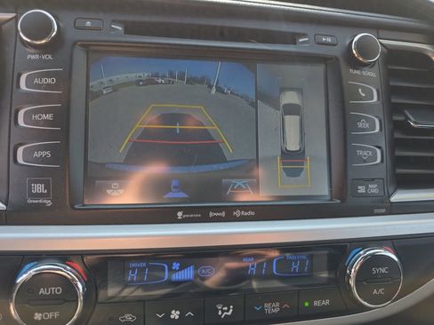Used 2019 Toyota Highlander Limited Platinum AWD/4WD image 25