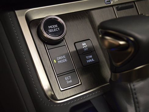 Used 2024 Lexus GX 550 w/ Accessory Package (Z1) image 28