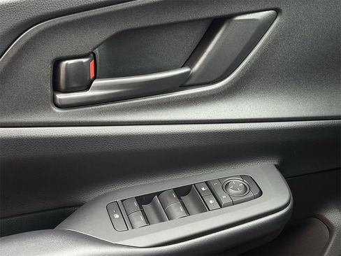 New 2026 Toyota Prius Plug-In Hybrid image 21