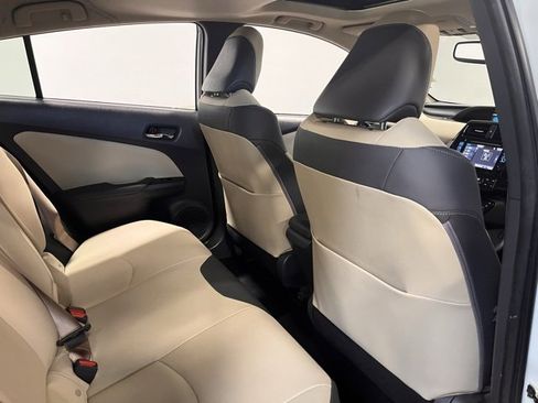 Used 2016 Toyota Prius Four image 14
