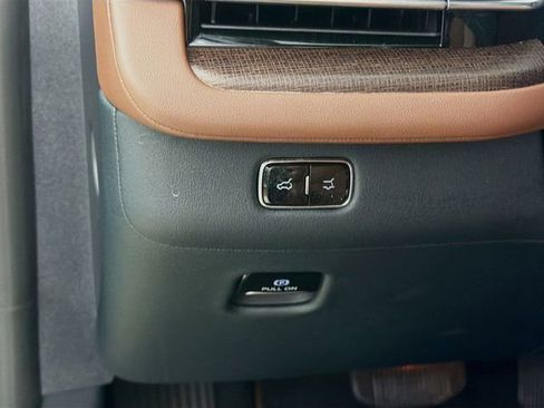 New 2026 Lincoln Navigator L Reserve AWD/4WD image 11