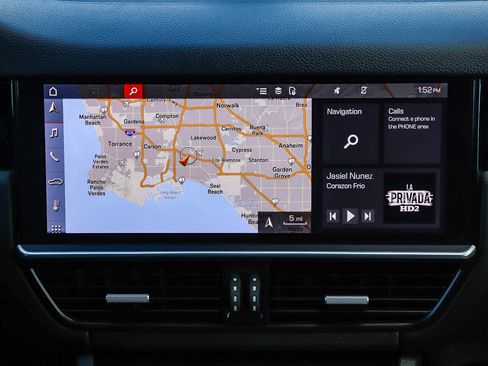 Used 2021 Porsche Cayenne Coupe image 15