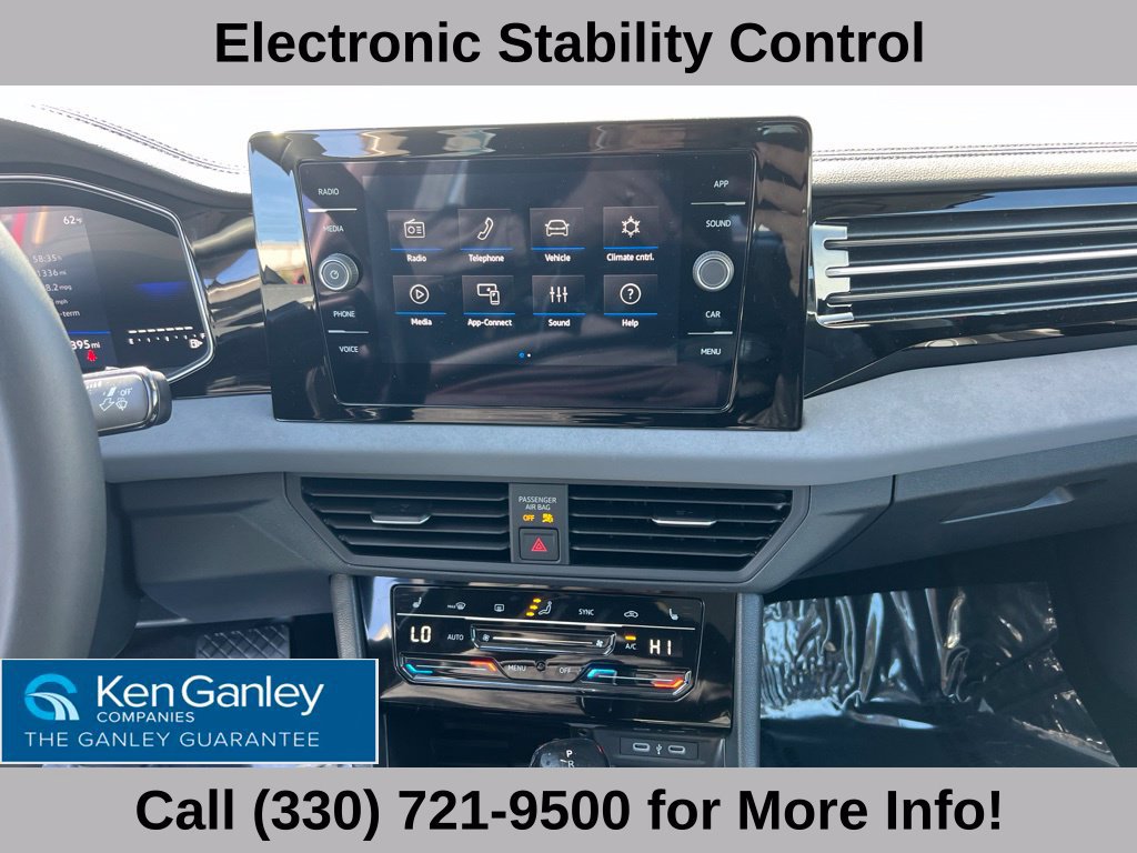 Used 2026 Volkswagen Jetta SE FWD image 33