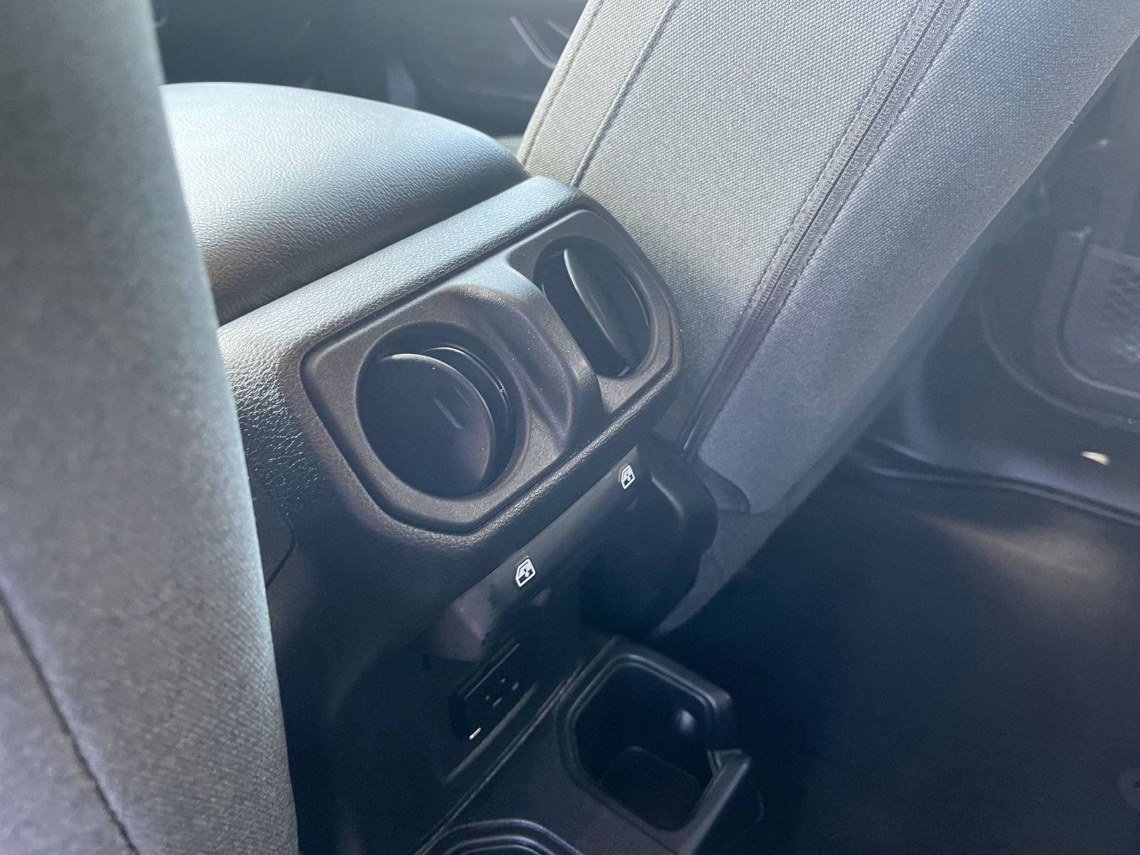 Used 2025 Jeep Wrangler Unlimited Sahara AWD/4WD image 20