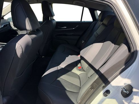 Used 2021 Toyota Mirai w/ Advanced Technology Package RWD image 16