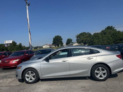 Used 2020 Chevrolet Malibu LS FWD image 3