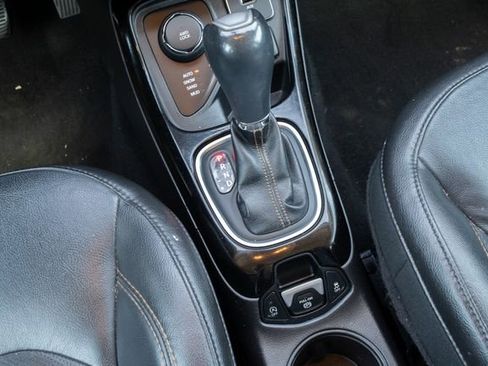 Used 2018 Jeep Compass Limited image 29