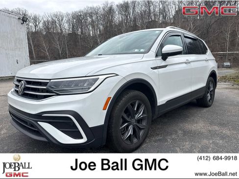 Used 2022 Volkswagen Tiguan SE image 1