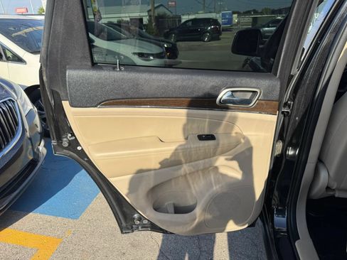 Used 2015 Jeep Grand Cherokee Limited AWD/4WD image 9