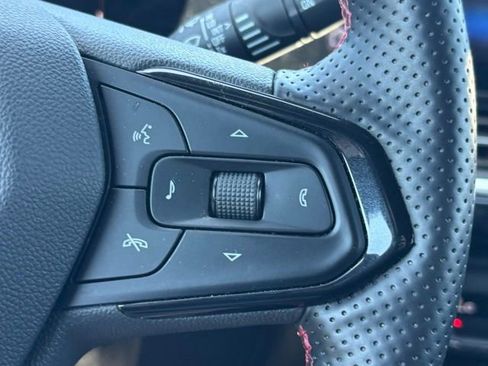 Used 2024 Chevrolet Trax RS w/ Sunroof Package FWD image 22