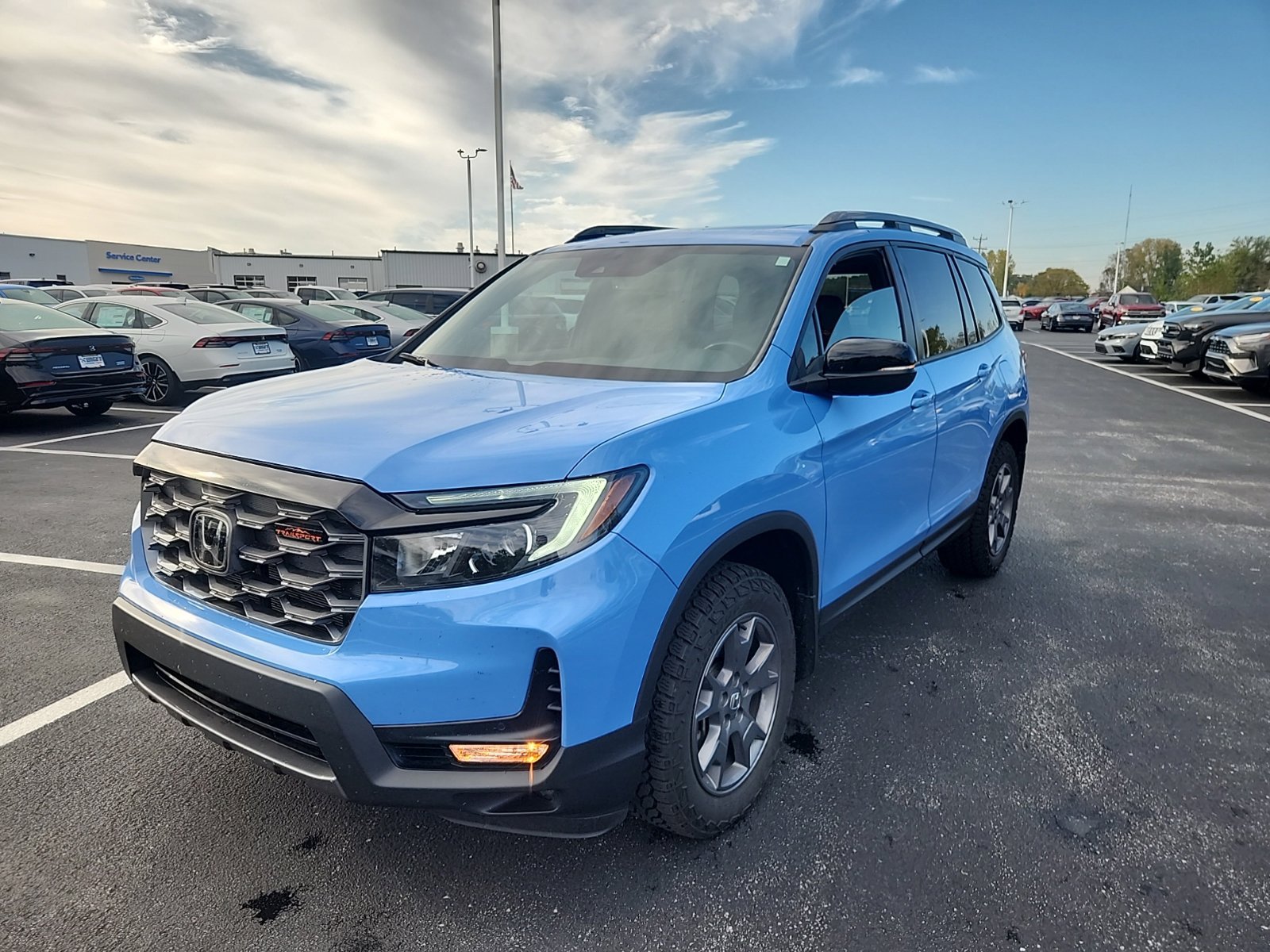 Used 2024 Honda Passport TrailSport image 2