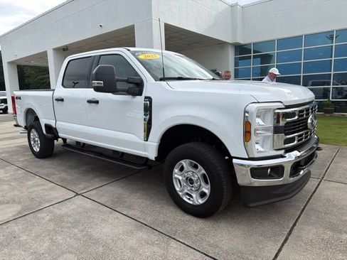 Used 2025 Ford F250 XLT AWD/4WD image 1
