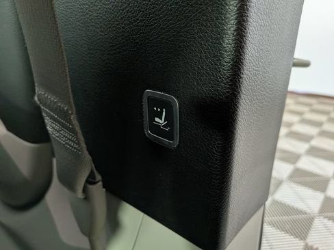 Used 2019 Chrysler Pacifica Limited FWD image 38