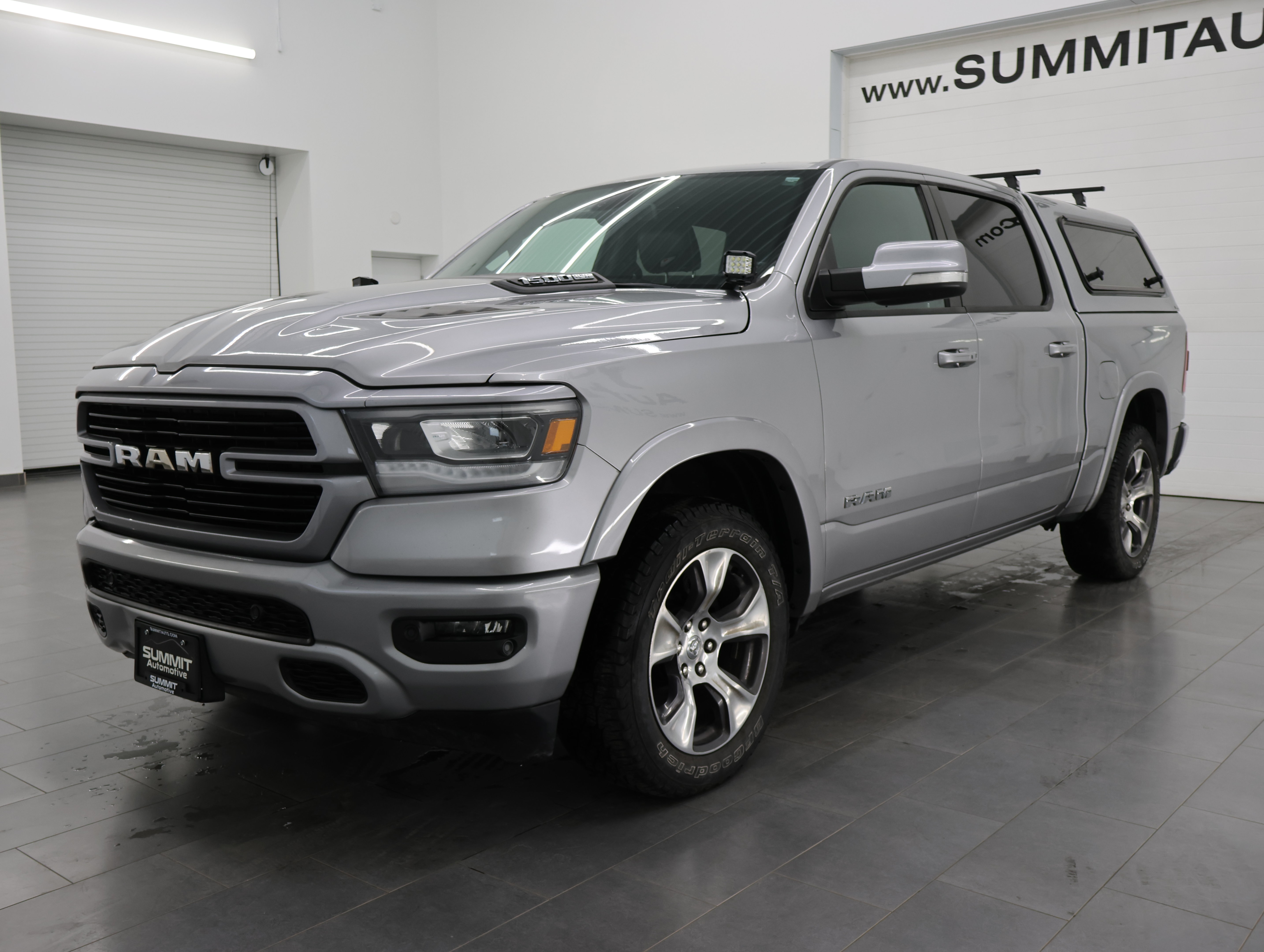 Used 2019 RAM 1500 Laramie w/ Sport Appearance Package AWD/4WD image 6