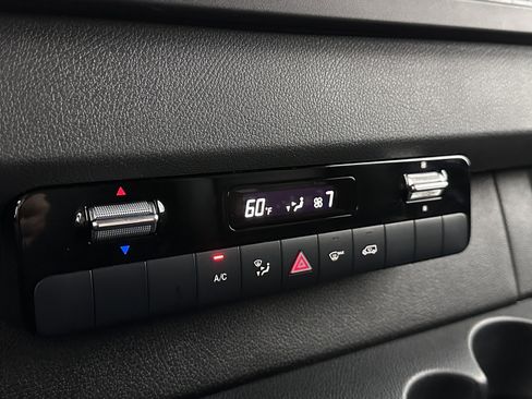 Used 2020 Freightliner Sprinter 3500 RWD image 14