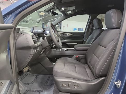 New 2026 Chevrolet Traverse LT w/ Driver Confidence Package AWD/4WD image 9