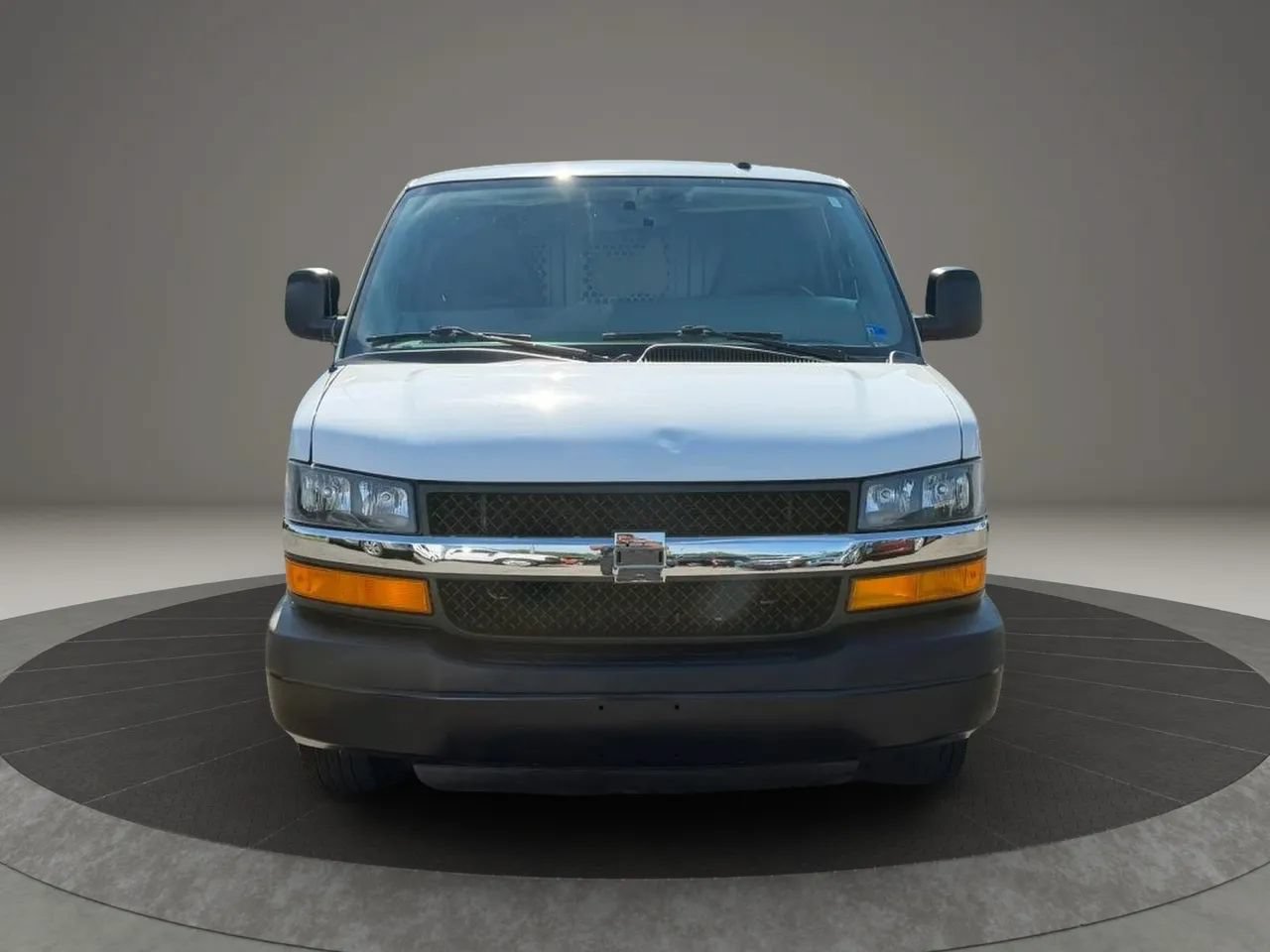 Used 2019 Chevrolet Express 2500 w/ Communications Package RWD image 8