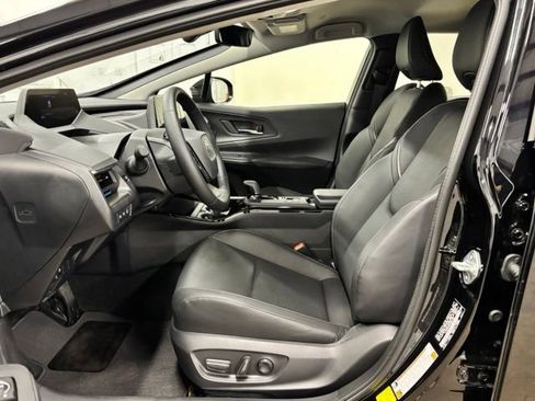 Certified 2025 Toyota Prius FWD image 16