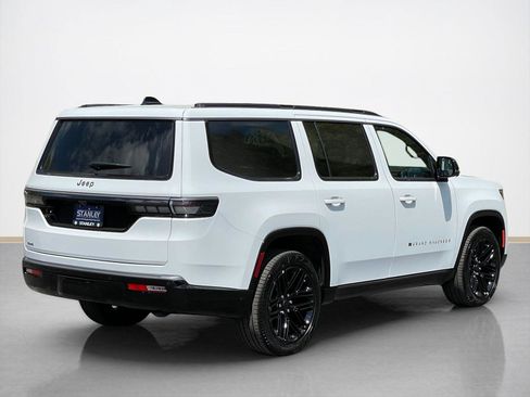 New 2026 Jeep Grand Wagoneer Limited AWD/4WD image 8