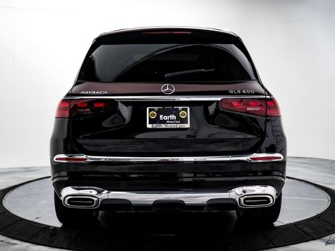 Used 2024 Mercedes-Benz Maybach GLS 600 4MATIC image 9
