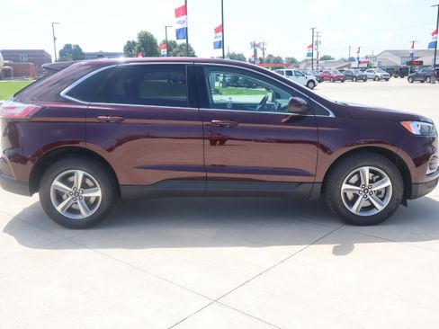 Used 2024 Ford Edge SEL w/ Convenience Package AWD/4WD image 4