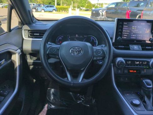 Certified 2020 Toyota RAV4 XSE w/ XSE Grade Weather Package AWD/4WD image 15